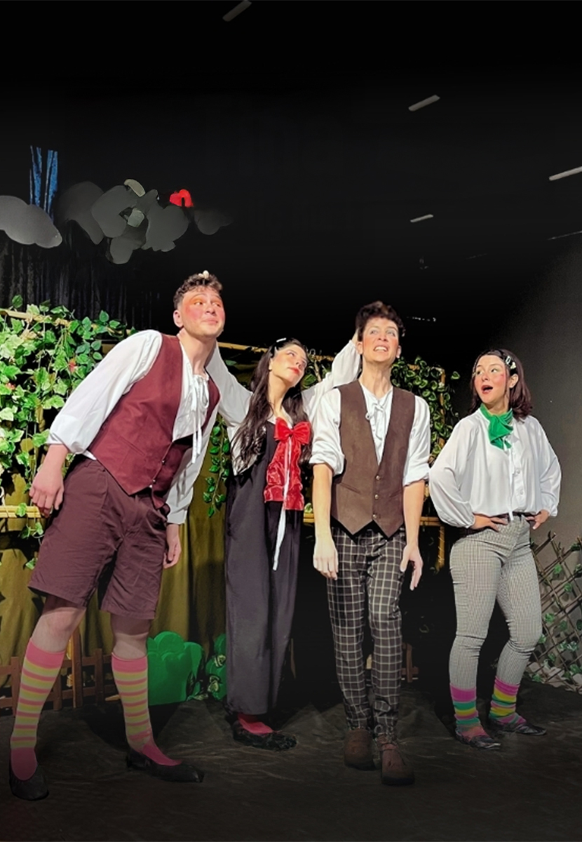 Kırmızı Başlıklı Tina ve Üç Kurt