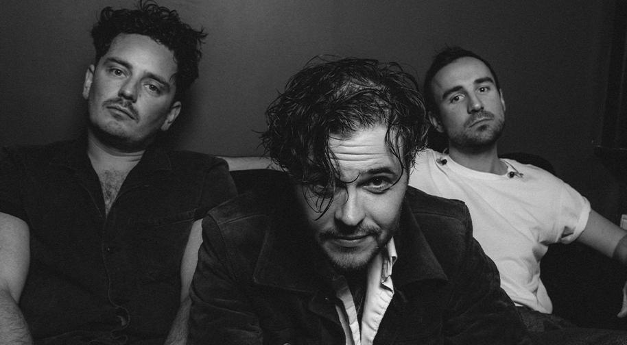 %100 Müzik Sunar: Amber Run