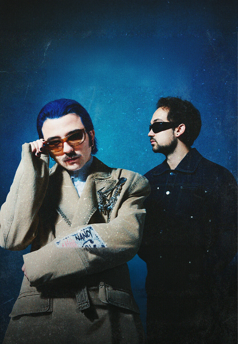 Perdenin Ardındakiler