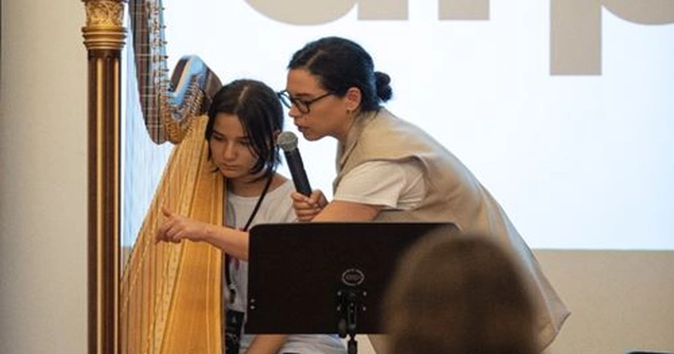 Ânın İçinde Çalmak