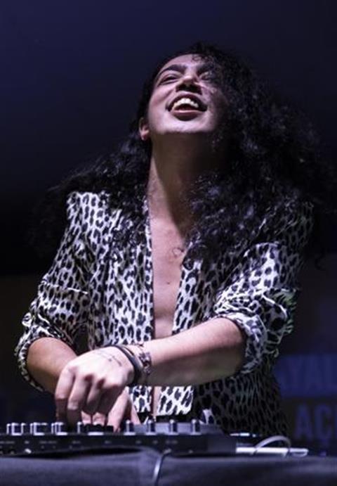 Dj Ali Taş ile 90'lar 2000'ler Türkçe Pop Gecesi