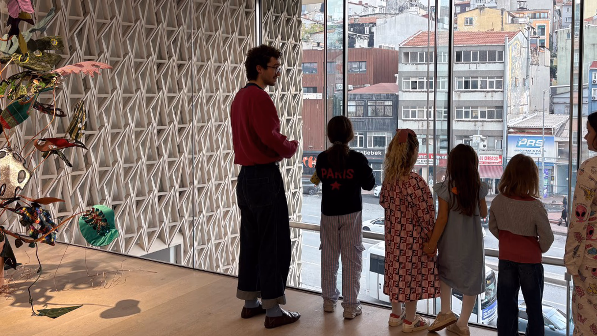 Çocuk Atölyesi: Sanatın Peşinde: Yansıma ve Gölge (6-11 Yaş)