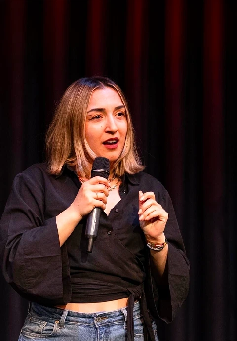 Özge Özel - Stand Up