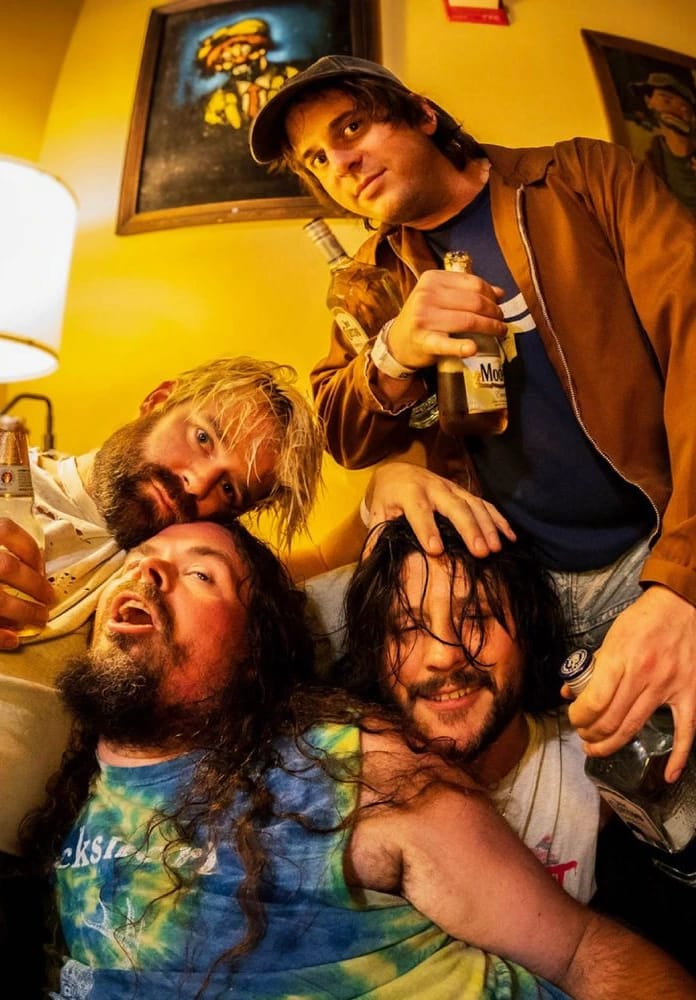 %100 Müzik Sunar: Wavves