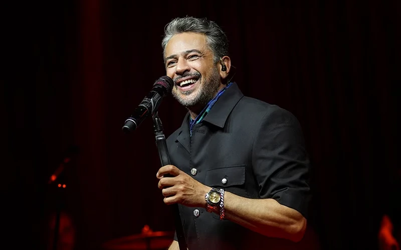 Emre Altuğ "Bir Pop Masalı"