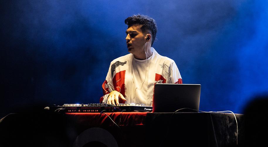 DJ Mehmet Taş ile 90 lar 2000 ler Türkçe Pop Gecesi