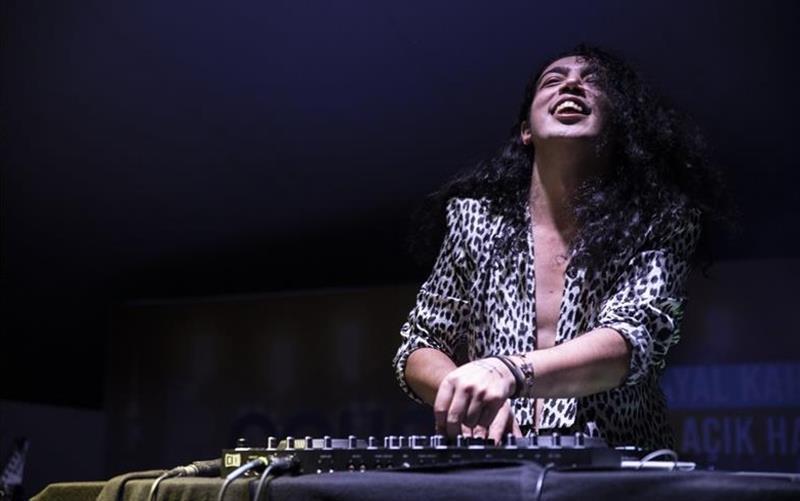 Dj Ali Taş ile 90'lar 2000'ler Türkçe Pop Gecesi