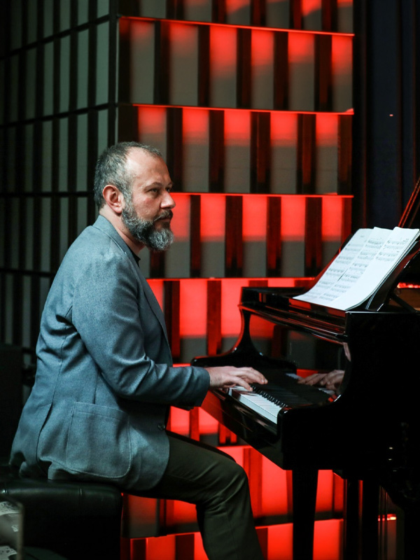 Kaan Bıyıkoğlu Trio feat. Ozan Musluoğlu & Ekin Cengizkan