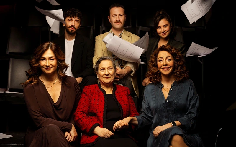 BİR AİLE PROVASI: YAŞAYIN GİTSİN