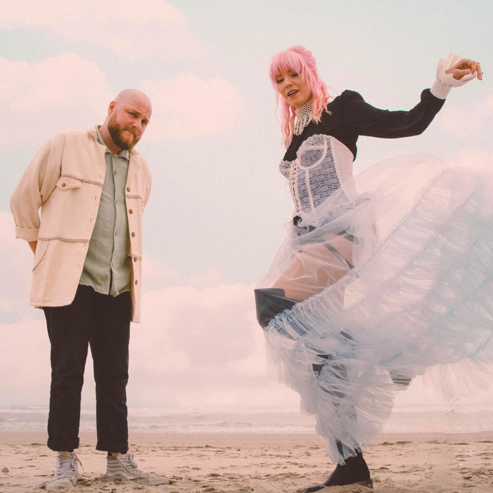 %100 Müzik Sunar: New Constellations