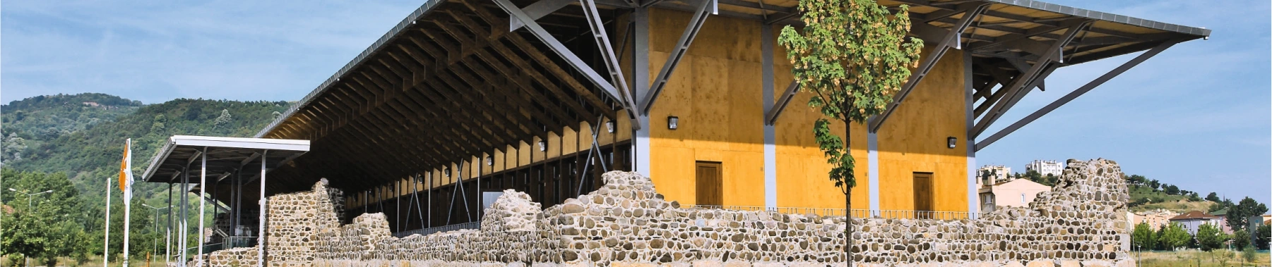 Gölcük Kervansaray Sahnesi